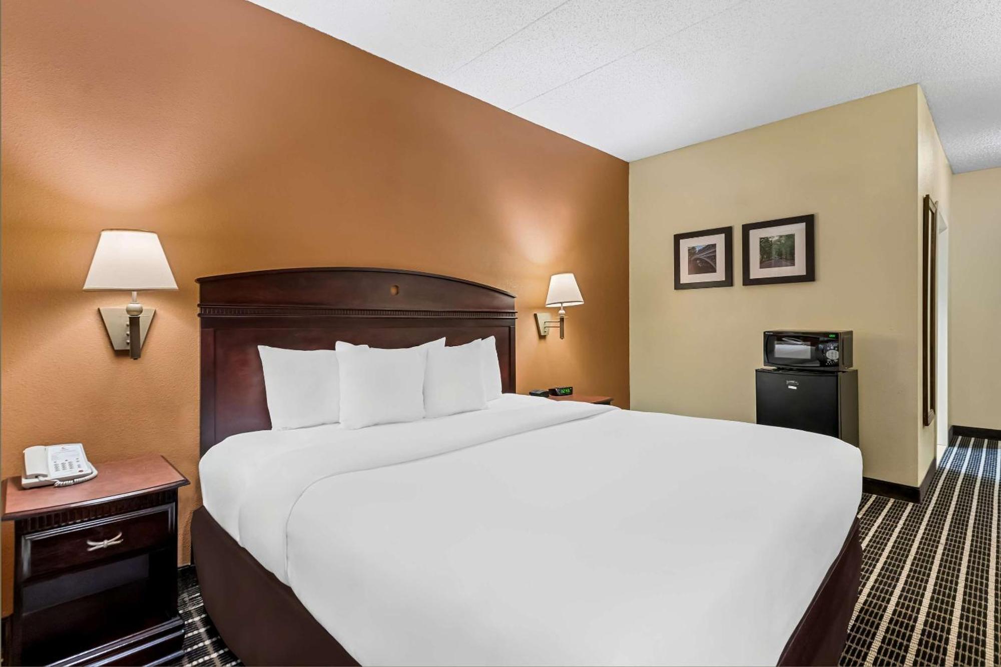 Comfort Inn & Suites Somerset - New Brunswick Exterior foto