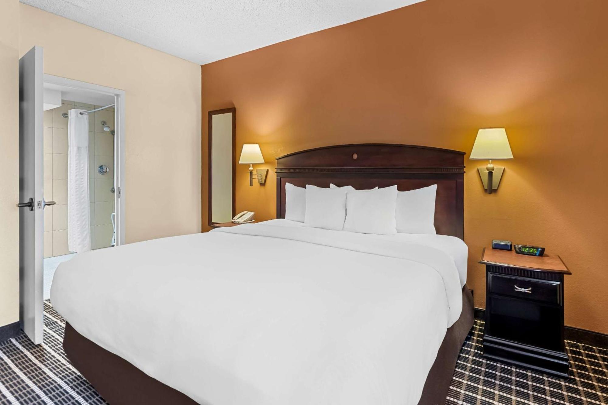 Comfort Inn & Suites Somerset - New Brunswick Exterior foto