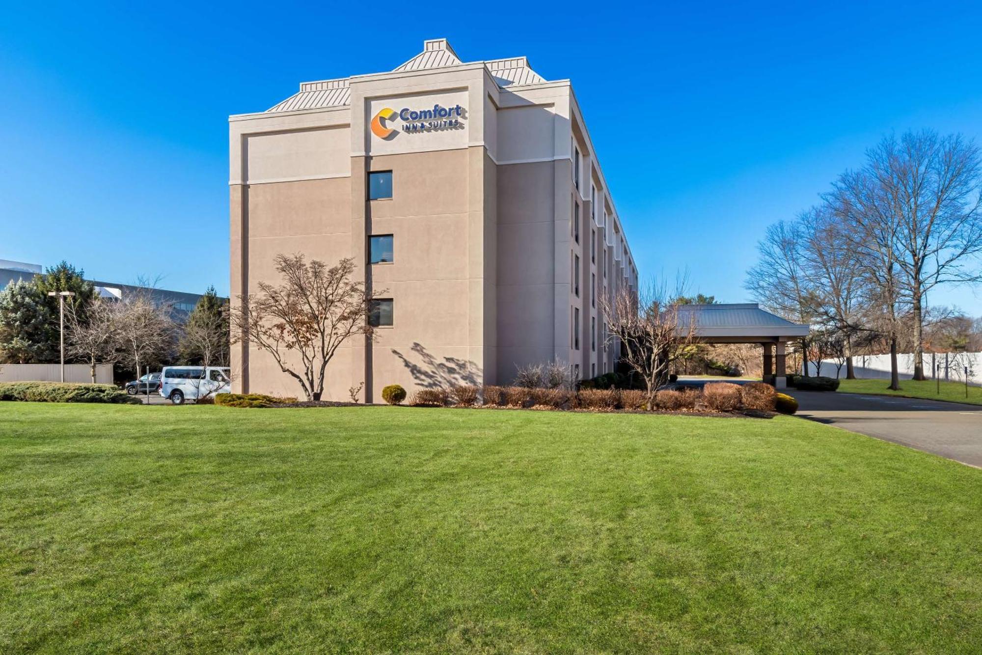 Comfort Inn & Suites Somerset - New Brunswick Exterior foto